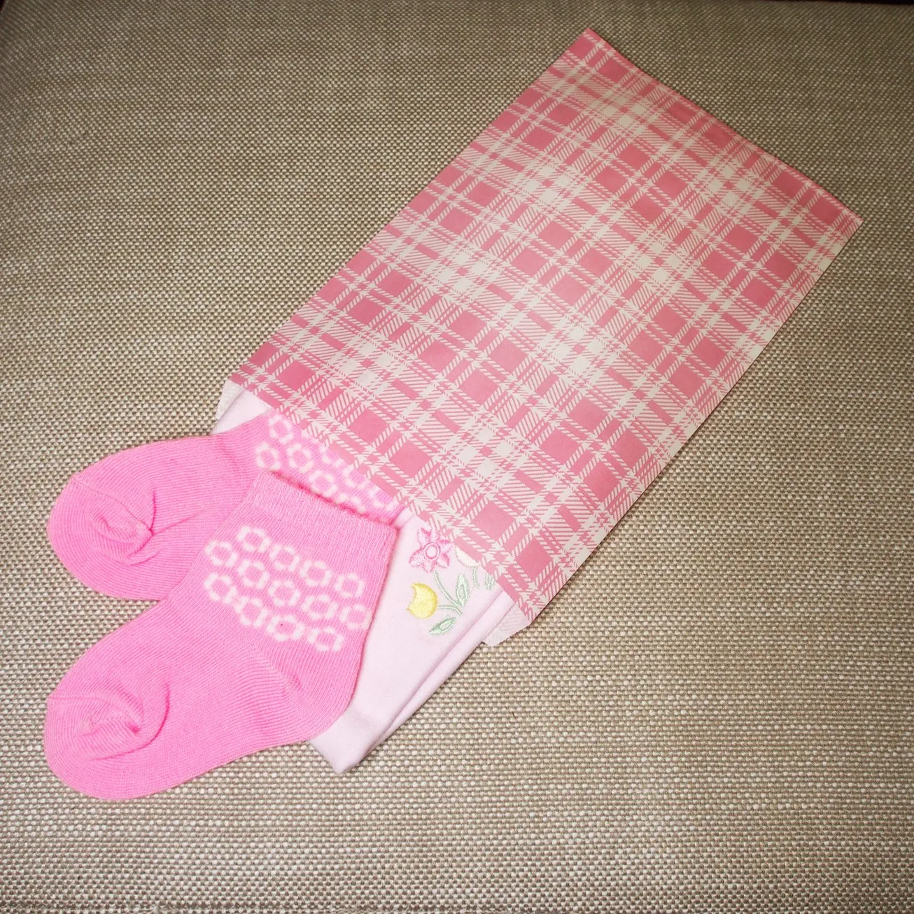 Mixed Plaid Pattern Flat Paper Gift Bags for Retail, Packaging, Party Favors, Merchandise, Crafts, Holidays, Weddings, and more.