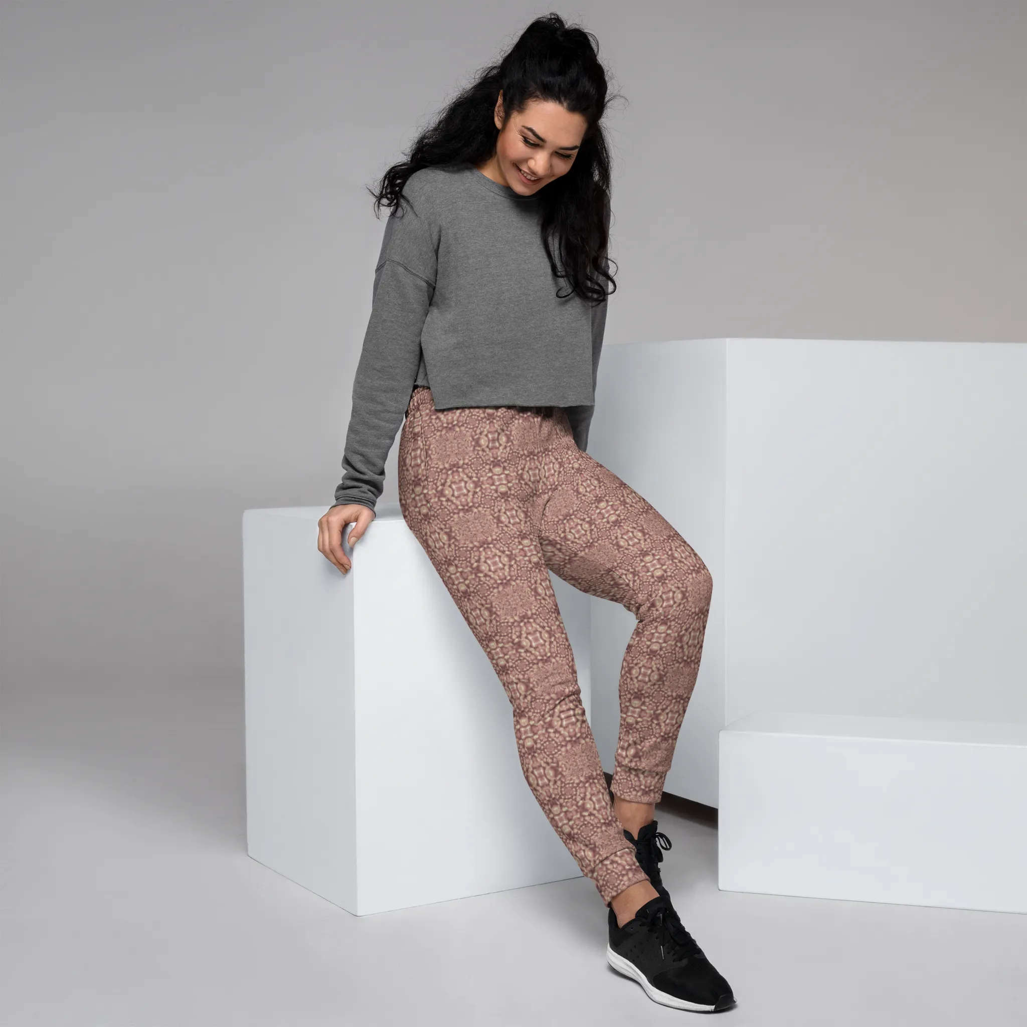Recursia Indranet Women's Joggers In Pink